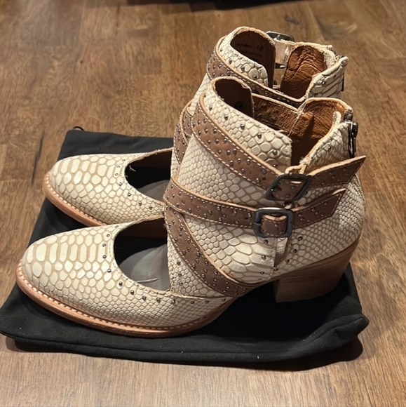 Freebird by Steven Shoes - Freebird By Steven "Sapphire"